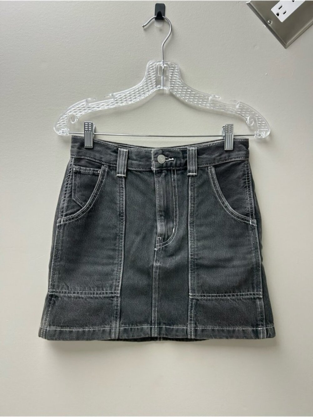 Levi’s Women’s Black Carpenter Mini Skirt